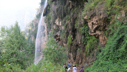 Hassa Şarlayan (Şarlağan) Şelalesi