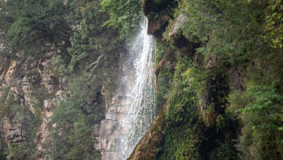 Hassa Şarlayan (Şarlağan) Şelalesi