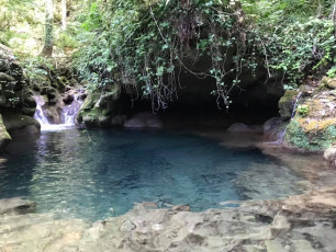 Hassa Şarlayan (Şarlağan) Şelalesi