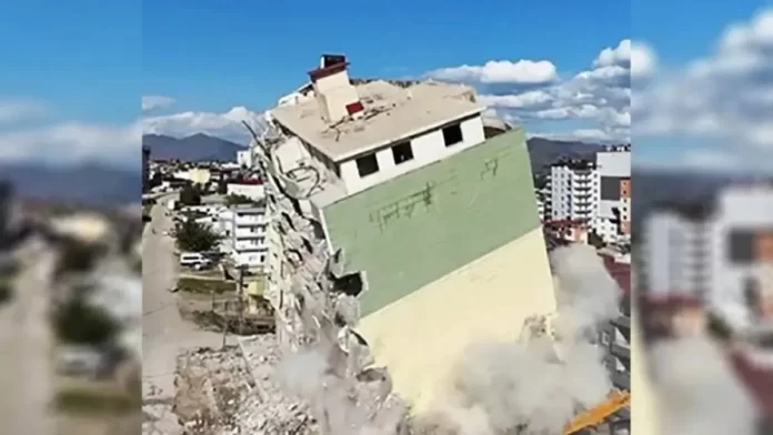 Hassa’da Kontrollü Bina Yıkımı Hassa’da Kontrollü Bina Yıkımı