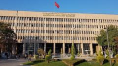 Özgür Özel ve 11 vekil hakkındaki fezlekeler Meclis’e gönderildi Özgür Özel ve 11 vekil hakkındaki fezlekeler Meclis’e gönderildi