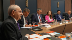 CHP’de Özgür Özel’e yakın dokuz vekile kesin ihraç istemi CHP’de Özgür Özel’e yakın dokuz vekile kesin ihraç istemi