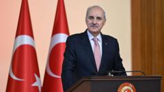 ‘Çerçeve yasa’: Meclis Başkanı Kurtulmuş siyasi partilerle görüşüyor ‘Çerçeve yasa’: Meclis Başkanı Kurtulmuş siyasi partilerle görüşüyor