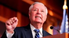‘Ani bir rahatsızlıkla’ hayatını kaybeden ABD Senatörü Lindsey Graham kimdir, Türkiye’ye karşı tutumu nasıldı? ‘Ani bir rahatsızlıkla’ hayatını kaybeden ABD Senatörü Lindsey Graham kimdir, Türkiye’ye karşı tutumu nasıldı?