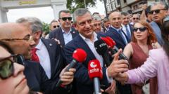 Özel liderliğindeki Yeni Parti yönetimi belirlendi: Fezlekeli isimler PM dışında kaldı Özel liderliğindeki Yeni Parti yönetimi belirlendi: Fezlekeli isimler PM dışında kaldı