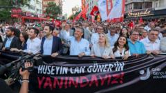 Özel’in ‘yeni parti’ planı: Dilekçe hazır, zamanlama 22 Temmuz’da netleşecek Özel’in ‘yeni parti’ planı: Dilekçe hazır, zamanlama 22 Temmuz’da netleşecek